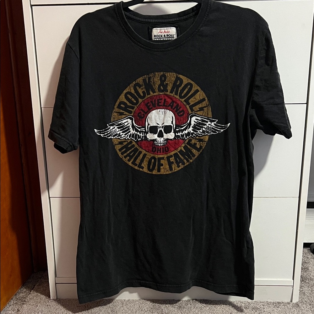 Rock & Roll Hall of Fame Tee Shirt Size: Large